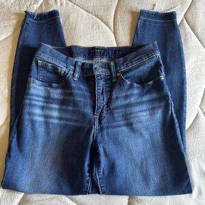 Lucky Brand Mid rise skinny Eva EUC